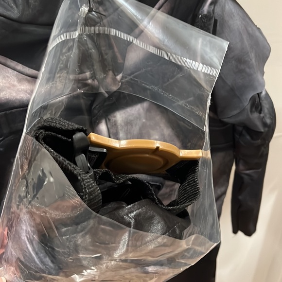 NEW Batman 7 Piece Costume.  Size Medium 8/10 - Picture 7 of 9